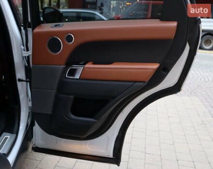 Білий Ленд Ровер Range Rover Sport, об'ємом двигуна 5 л та пробігом 123 тис. км за 29900 $, фото 44 на Automoto.ua