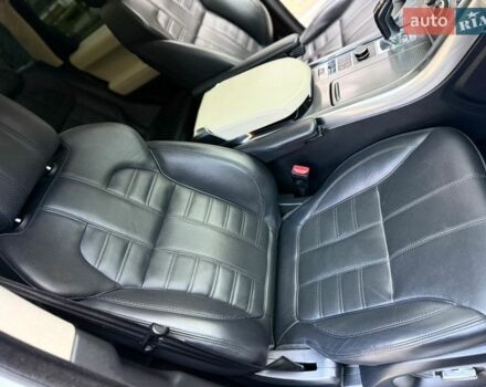 Білий Ленд Ровер Range Rover Sport, об'ємом двигуна 2.99 л та пробігом 132 тис. км за 28000 $, фото 45 на Automoto.ua