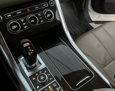 Білий Ленд Ровер Range Rover Sport, об'ємом двигуна 3 л та пробігом 173 тис. км за 24999 $, фото 27 на Automoto.ua