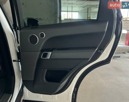 Білий Ленд Ровер Range Rover Sport, об'ємом двигуна 3 л та пробігом 126 тис. км за 29500 $, фото 44 на Automoto.ua