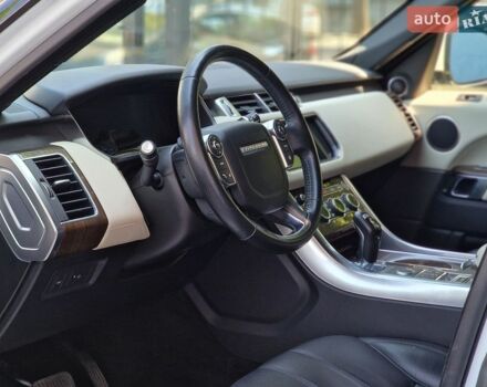 Білий Ленд Ровер Range Rover Sport, об'ємом двигуна 2.99 л та пробігом 99 тис. км за 28490 $, фото 45 на Automoto.ua