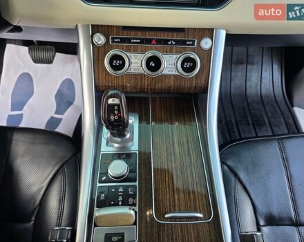 Білий Ленд Ровер Range Rover Sport, об'ємом двигуна 3 л та пробігом 194 тис. км за 23777 $, фото 36 на Automoto.ua