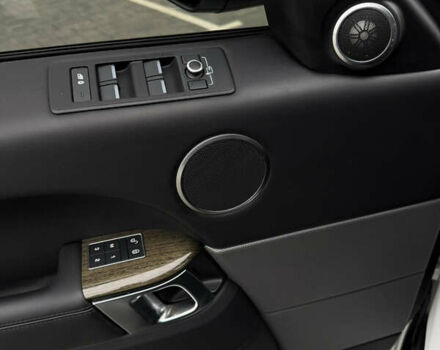 Білий Ленд Ровер Range Rover Sport, об'ємом двигуна 3 л та пробігом 195 тис. км за 24500 $, фото 23 на Automoto.ua