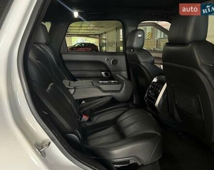 Білий Ленд Ровер Range Rover Sport, об'ємом двигуна 3 л та пробігом 120 тис. км за 30000 $, фото 38 на Automoto.ua