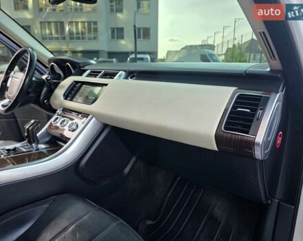 Білий Ленд Ровер Range Rover Sport, об'ємом двигуна 3 л та пробігом 194 тис. км за 23777 $, фото 45 на Automoto.ua