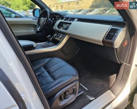 Білий Ленд Ровер Range Rover Sport, об'ємом двигуна 2.99 л та пробігом 99 тис. км за 28490 $, фото 49 на Automoto.ua