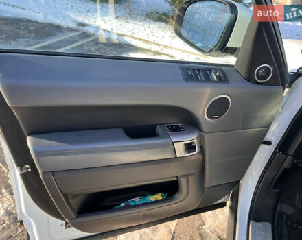 Белый Ленд Ровер Рендж Ровер Спорт, объемом двигателя 3 л и пробегом 186 тыс. км за 25500 $, фото 19 на Automoto.ua