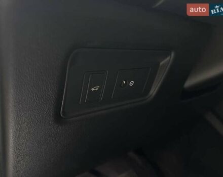 Білий Ленд Ровер Range Rover Sport, об'ємом двигуна 3 л та пробігом 261 тис. км за 28990 $, фото 25 на Automoto.ua