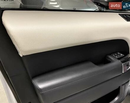 Білий Ленд Ровер Range Rover Sport, об'ємом двигуна 3 л та пробігом 132 тис. км за 33700 $, фото 26 на Automoto.ua
