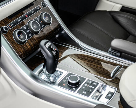 Білий Ленд Ровер Range Rover Sport, об'ємом двигуна 3 л та пробігом 81 тис. км за 55000 $, фото 31 на Automoto.ua