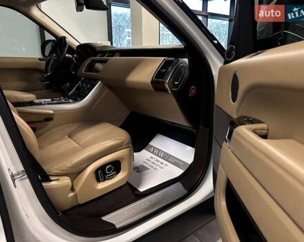 Білий Ленд Ровер Range Rover Sport, об'ємом двигуна 2.99 л та пробігом 132 тис. км за 28900 $, фото 31 на Automoto.ua