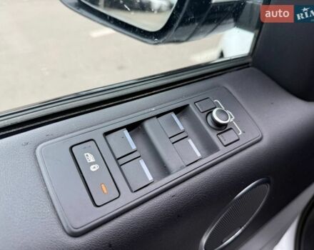 Білий Ленд Ровер Range Rover Sport, об'ємом двигуна 2.99 л та пробігом 194 тис. км за 24990 $, фото 14 на Automoto.ua