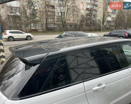 Белый Ленд Ровер Рендж Ровер Спорт, объемом двигателя 2.99 л и пробегом 175 тыс. км за 26000 $, фото 4 на Automoto.ua