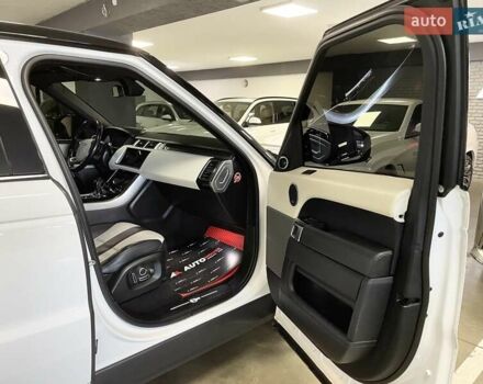 Білий Ленд Ровер Range Rover Sport, об'ємом двигуна 3 л та пробігом 132 тис. км за 33700 $, фото 43 на Automoto.ua