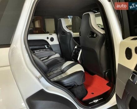 Білий Ленд Ровер Range Rover Sport, об'ємом двигуна 3 л та пробігом 132 тис. км за 33700 $, фото 40 на Automoto.ua