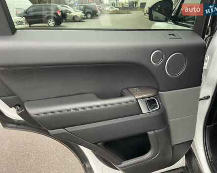 Белый Ленд Ровер Рендж Ровер Спорт, объемом двигателя 2.99 л и пробегом 175 тыс. км за 26000 $, фото 17 на Automoto.ua