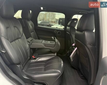 Білий Ленд Ровер Range Rover Sport, об'ємом двигуна 2.99 л та пробігом 194 тис. км за 24990 $, фото 11 на Automoto.ua