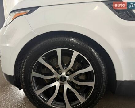 Білий Ленд Ровер Range Rover Sport, об'ємом двигуна 2.99 л та пробігом 165 тис. км за 27000 $, фото 3 на Automoto.ua
