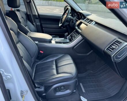 Білий Ленд Ровер Range Rover Sport, об'ємом двигуна 2.99 л та пробігом 172 тис. км за 31900 $, фото 10 на Automoto.ua