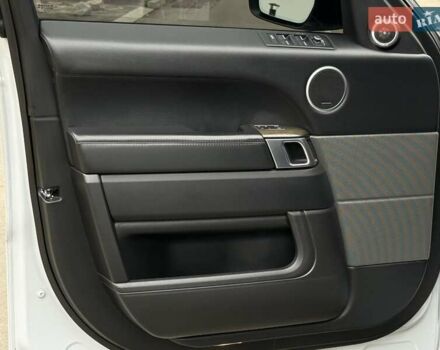 Білий Ленд Ровер Range Rover Sport, об'ємом двигуна 3 л та пробігом 200 тис. км за 31000 $, фото 19 на Automoto.ua