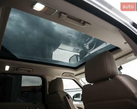 Білий Ленд Ровер Range Rover Sport, об'ємом двигуна 3 л та пробігом 114 тис. км за 38500 $, фото 12 на Automoto.ua