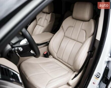 Білий Ленд Ровер Range Rover Sport, об'ємом двигуна 3 л та пробігом 114 тис. км за 38500 $, фото 7 на Automoto.ua