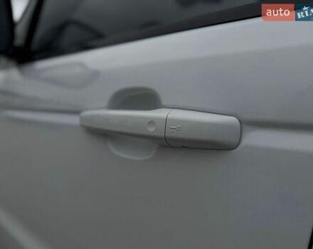 Білий Ленд Ровер Range Rover Sport, об'ємом двигуна 2.99 л та пробігом 142 тис. км за 29990 $, фото 19 на Automoto.ua