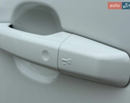 Білий Ленд Ровер Range Rover Sport, об'ємом двигуна 2 л та пробігом 133 тис. км за 37500 $, фото 19 на Automoto.ua