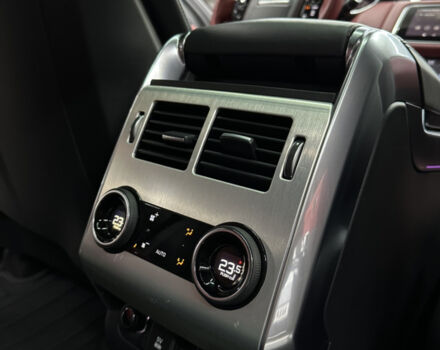 Білий Ленд Ровер Range Rover Sport, об'ємом двигуна 5 л та пробігом 73 тис. км за 64000 $, фото 39 на Automoto.ua