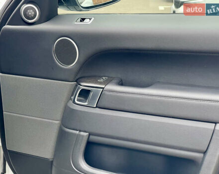 Белый Ленд Ровер Рендж Ровер Спорт, объемом двигателя 2 л и пробегом 91 тыс. км за 46000 $, фото 32 на Automoto.ua