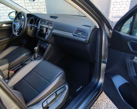 Білий Ленд Ровер Range Rover Sport, об'ємом двигуна 2 л та пробігом 180 тис. км за 34900 $, фото 9 на Automoto.ua