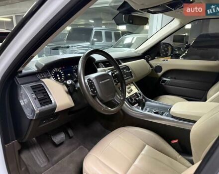 Білий Ленд Ровер Range Rover Sport, об'ємом двигуна 2 л та пробігом 76 тис. км за 45500 $, фото 38 на Automoto.ua