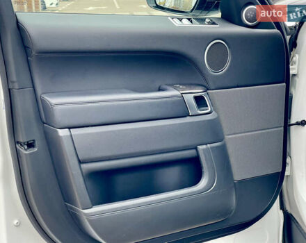 Белый Ленд Ровер Рендж Ровер Спорт, объемом двигателя 2 л и пробегом 91 тыс. км за 46000 $, фото 20 на Automoto.ua