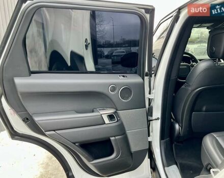 Білий Ленд Ровер Range Rover Sport, об'ємом двигуна 3 л та пробігом 179 тис. км за 34900 $, фото 24 на Automoto.ua