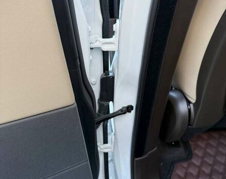 Білий Ленд Ровер Range Rover Sport, об'ємом двигуна 3 л та пробігом 142 тис. км за 34900 $, фото 69 на Automoto.ua