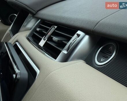 Білий Ленд Ровер Range Rover Sport, об'ємом двигуна 2 л та пробігом 133 тис. км за 37500 $, фото 40 на Automoto.ua