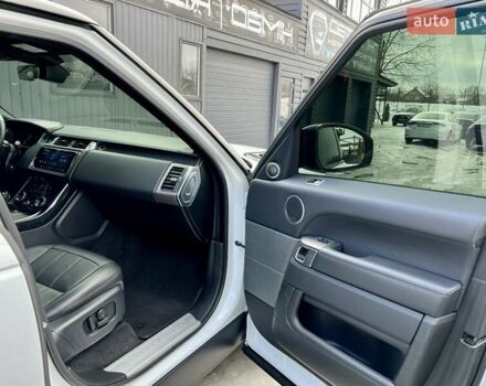 Білий Ленд Ровер Range Rover Sport, об'ємом двигуна 3 л та пробігом 179 тис. км за 34900 $, фото 47 на Automoto.ua