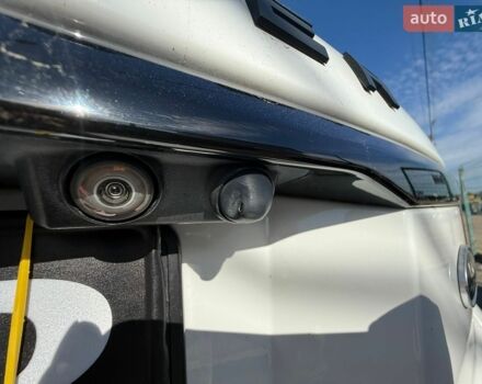 Білий Ленд Ровер Range Rover Sport, об'ємом двигуна 2.99 л та пробігом 165 тис. км за 38490 $, фото 26 на Automoto.ua