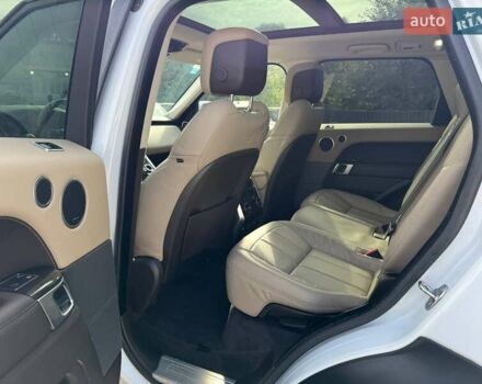 Білий Ленд Ровер Range Rover Sport, об'ємом двигуна 3 л та пробігом 85 тис. км за 28400 $, фото 9 на Automoto.ua