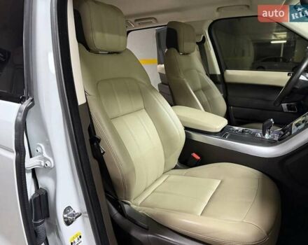 Білий Ленд Ровер Range Rover Sport, об'ємом двигуна 2 л та пробігом 76 тис. км за 45500 $, фото 78 на Automoto.ua