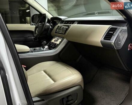 Білий Ленд Ровер Range Rover Sport, об'ємом двигуна 2 л та пробігом 76 тис. км за 45500 $, фото 76 на Automoto.ua