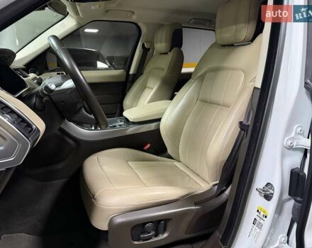 Білий Ленд Ровер Range Rover Sport, об'ємом двигуна 2 л та пробігом 76 тис. км за 45500 $, фото 41 на Automoto.ua
