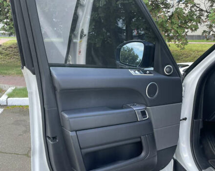 Білий Ленд Ровер Range Rover Sport, об'ємом двигуна 3 л та пробігом 130 тис. км за 35600 $, фото 22 на Automoto.ua