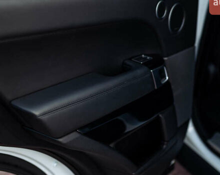 Білий Ленд Ровер Range Rover Sport, об'ємом двигуна 3 л та пробігом 130 тис. км за 45000 $, фото 55 на Automoto.ua