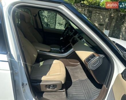 Білий Ленд Ровер Range Rover Sport, об'ємом двигуна 2.99 л та пробігом 117 тис. км за 49000 $, фото 60 на Automoto.ua
