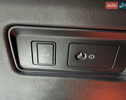 Белый Ленд Ровер Рендж Ровер Спорт, объемом двигателя 3 л и пробегом 76 тыс. км за 55000 $, фото 24 на Automoto.ua