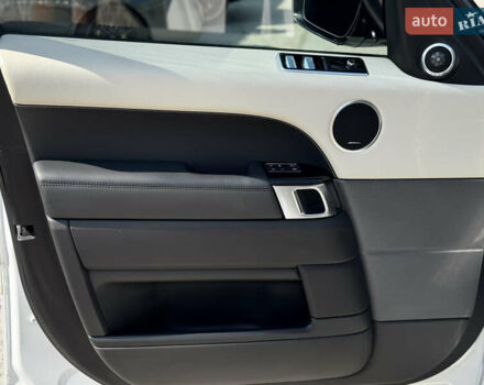 Белый Ленд Ровер Рендж Ровер Спорт, объемом двигателя 3 л и пробегом 76 тыс. км за 55000 $, фото 18 на Automoto.ua