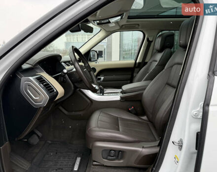 Білий Ленд Ровер Range Rover Sport, об'ємом двигуна 2.99 л та пробігом 70 тис. км за 62000 $, фото 17 на Automoto.ua