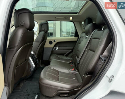 Білий Ленд Ровер Range Rover Sport, об'ємом двигуна 2.99 л та пробігом 70 тис. км за 62000 $, фото 25 на Automoto.ua