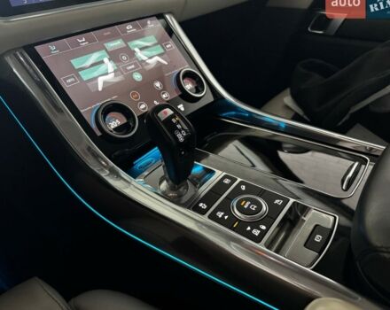 Білий Ленд Ровер Range Rover Sport, об'ємом двигуна 2 л та пробігом 113 тис. км за 57490 $, фото 49 на Automoto.ua